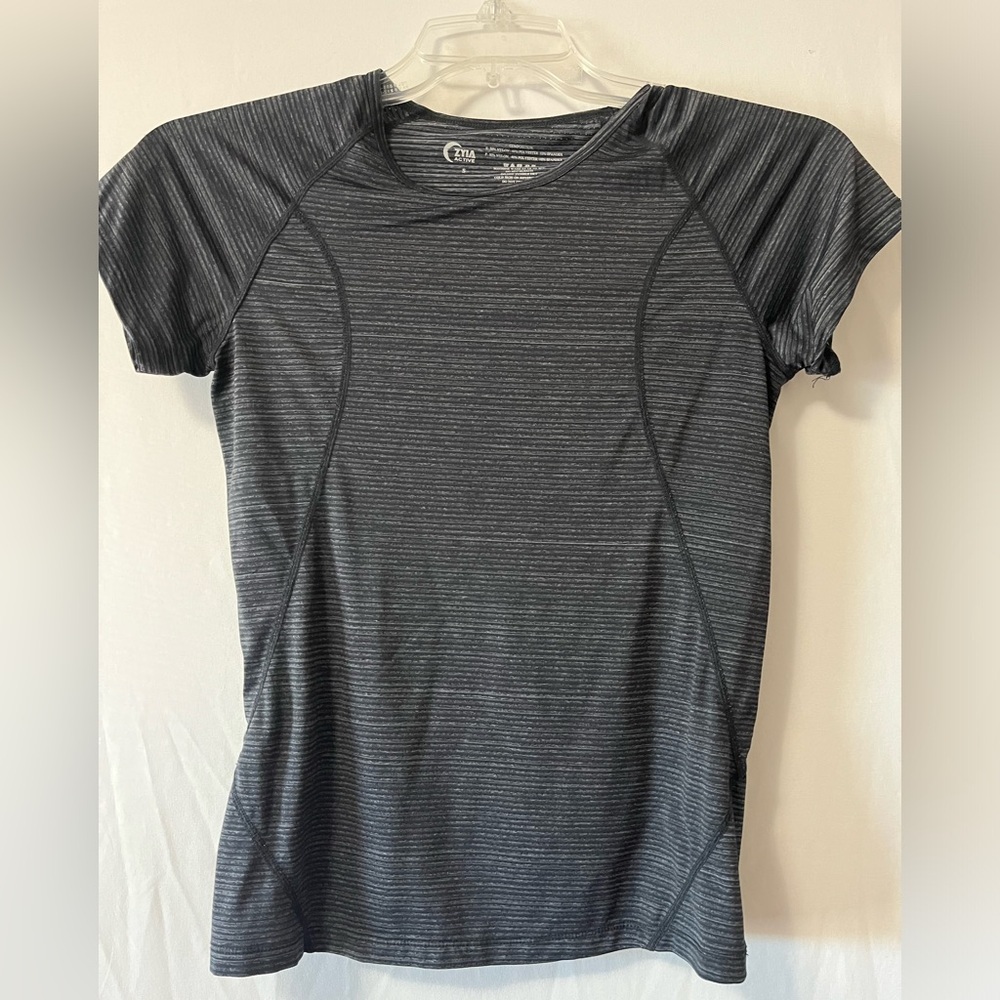 Zyia Women’s Black Striped T Shirt Size Small